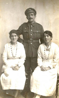 Ernest Obed Bartlett and sisters Kitty and Nell